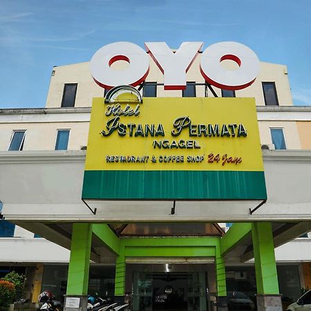 Istana Permata Ngagel Hotel Surabaia Exterior foto