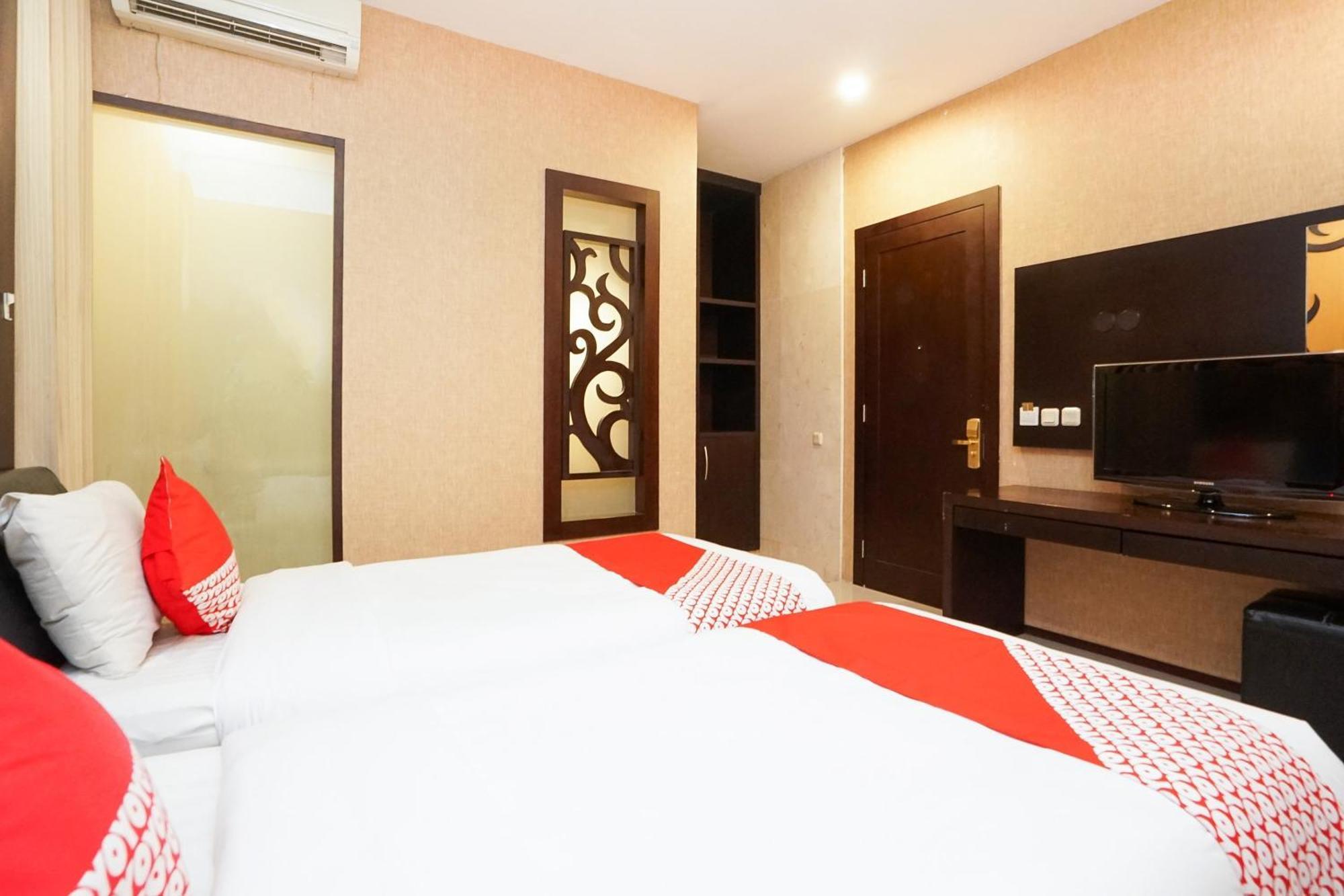 Istana Permata Ngagel Hotel Surabaia Exterior foto