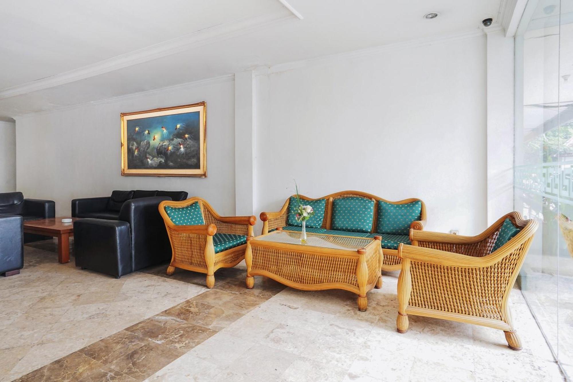 Istana Permata Ngagel Hotel Surabaia Exterior foto